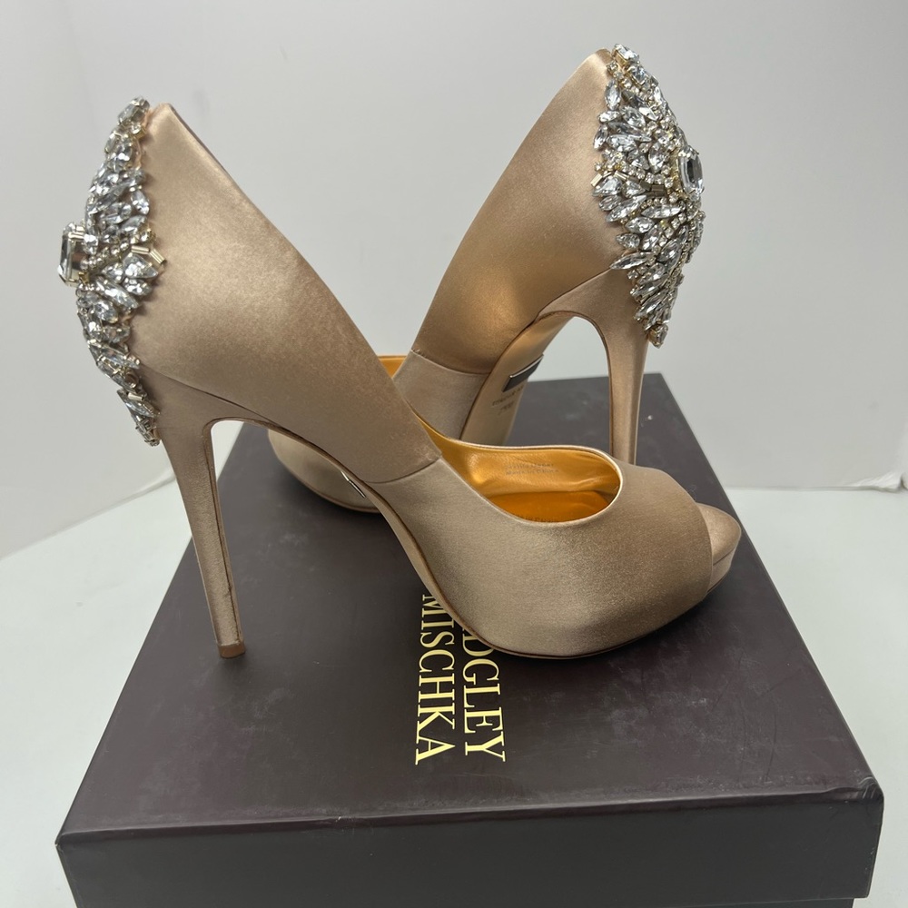 Brand new Badgley Mischka Kiara Champage nude satin embellished peep toe pumps